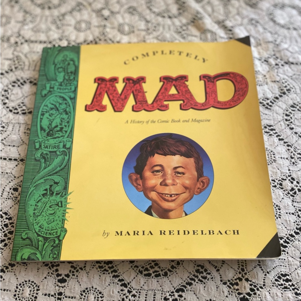 💥Completely Mad A History of Comic Book & Magazine💥 1991